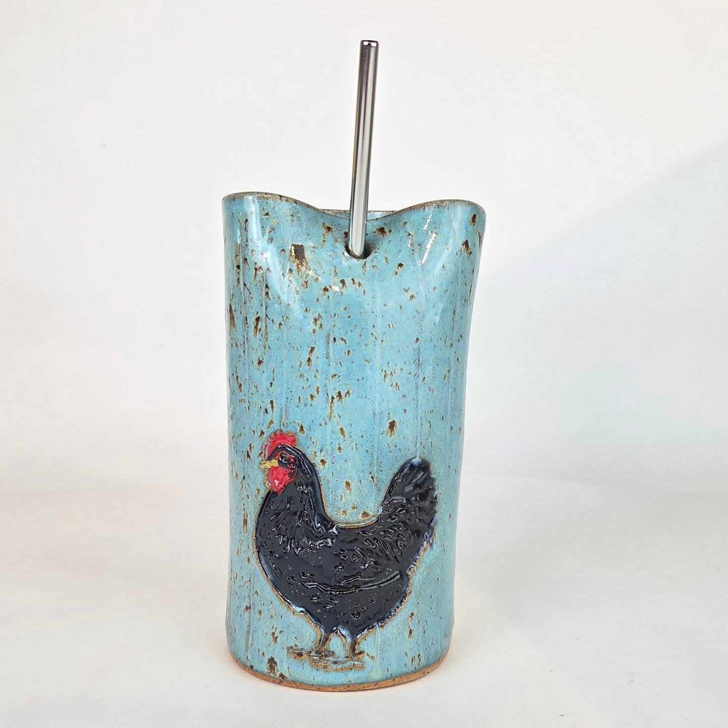 Black Chicken on Spangle Stoneware Travel/Sipper 16oz Mug w/Metal Straw