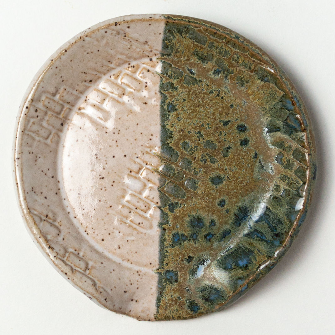 Weathered Brick Wall Metallic Gray & White Stoneware Spoon Rest