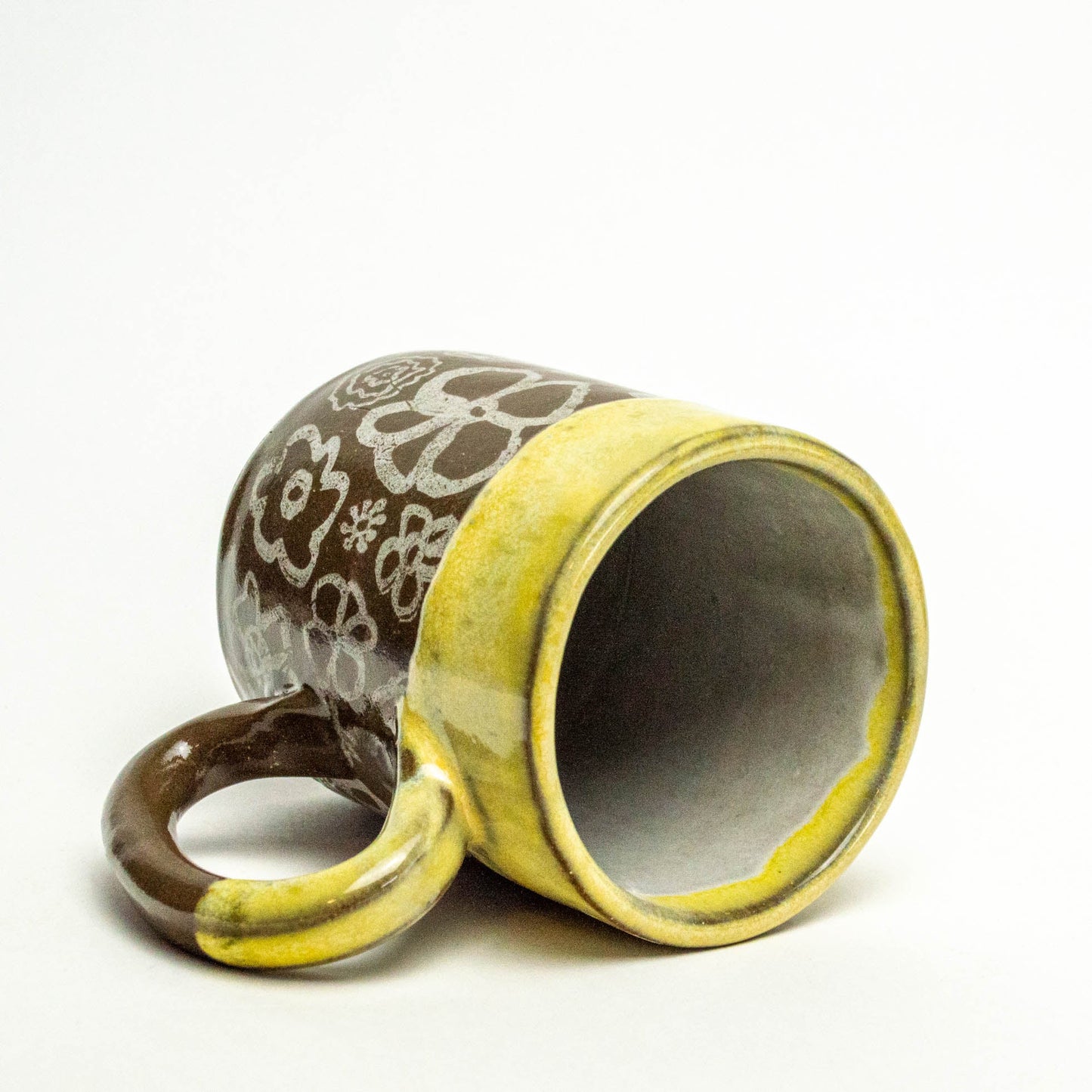 Yellow Rim White Flower Pattern on Chocolate Stoneware 12oz Mug